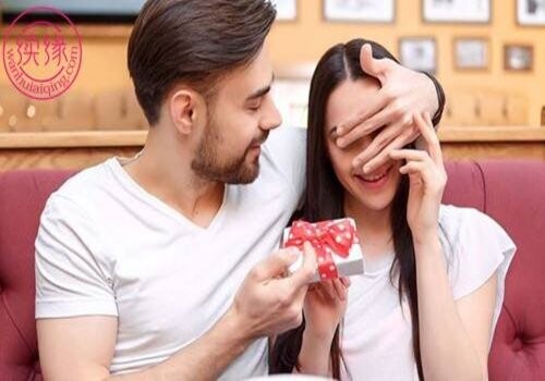 离婚判决难断儿子读大学费用